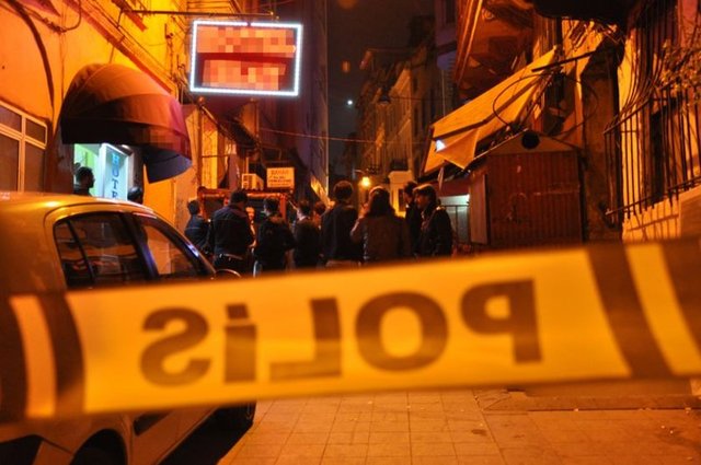 Olay yerine gelen sağlık ekipleri, Öztürk'ün hayatını kaybettiğini belirledi.