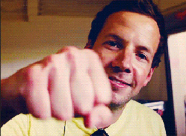 Kusursuz erkekle böyle diyaloglara girilmez. O zaten planı yapmış, yeri ayarlamış, yemek siparişini vermiştir.