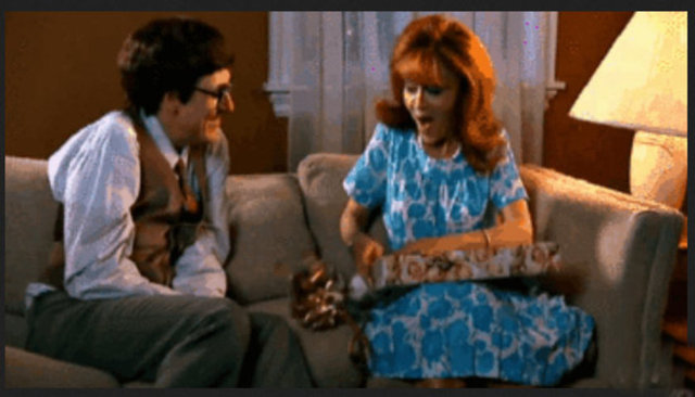 9. Hediye almak için özel günleri beklemez...