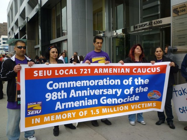 ABD Kongresi'nde, Ermenileri ve tezlerini destekleyen 140 üyeli Ermeni Kurulu (Armenian Caucus) adlı bir grup da var.