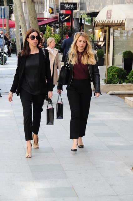 BURCU HANİF VE KIZ KARDEŞİ