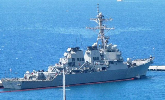 Üzerinde helikopter pisti ve Tomahawk füzelerinin bulunduğu geminin, 3 gün Bodrum'da kalacağı ve Akdeniz'e açılacağı belirtildi. 'USS Carney DDG-64'in komutanlarının önümüzdeki Pazartesi sabahı Kaymakam Mehmet Gödekmerdan'ı ziyaret edeceği öğrenildi.
