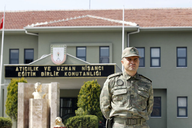 Atıcılık ve Uzman Nişancı Eğitim Birlik Komutanı Piyade Albay Çağlayan Polat, birliklerinin taktik görevlerde duyulan ihtiyaç nedeniyle uluslararası platformlarda Türkiye'yi temsil edecek atıcıların yetiştirilmesi amacıyla kurulduğunu belirtti.