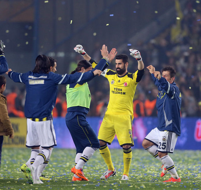 - Olsun sizin UEFA kupanız var :(