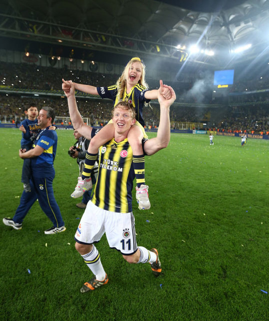 - Hatırlatma : Drogba : Hiçbir takım ezeli rakip liderin 10 puan gerisine düşmez. Fark: 12 puan!!!