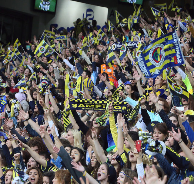 - Ankaranın bağları da büklüm büklüm yolları :)) Kuyt çocuklarıyla nasıl oynuyor allahım :))