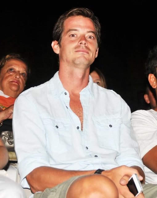 Alp Kırşan - - 2013-14 sezonu sampiyonu Fenerbahce'yi ve taraftarini kutlarim.