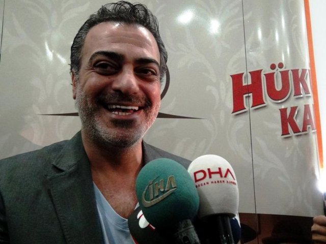 Sermiyan Midyat -  - Tebrikleeerrr ŞAMPİYON FENERBAHÇE. Sahada mücadele ettiler. Saha dışında mücadele ettiler. Yenilmediler ezilmediler. Bu çok değerli şampiyonlukta emeği geçenlere helal olsun.