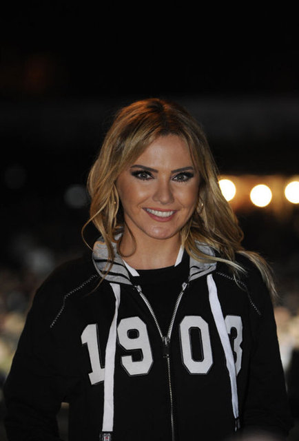 Ece Erken -  - Fenerbahçe'yi bir Beşiktaş taraftarı olarak tebrik ederim,gelecek sezon görüşmek üzere.