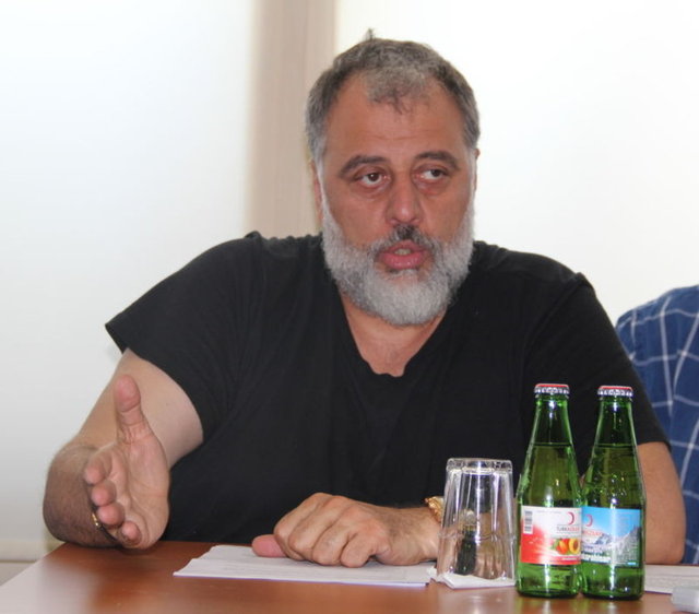 Hamdi Alkan - Bize şampiyonluk gururu yaşatan Fenebahçemizi yürekten, alkışlarla kutluyorum...