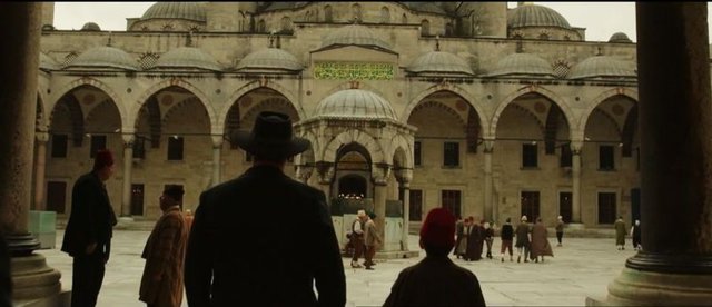 Filmin bir sahnesinde de arka planda Şemsipaşa'da 10 yıl önce yapılan radar kulesi görünüyor.