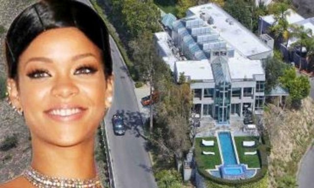 Rihanna'nın özel olarak tasarladığı eski evinden sık sık soyguncuların hedefi olması nedeniyle vazgeçtiği iddia ediliyor.