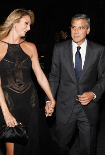George Clooney, geçen hafta İtalya'nın Como Gölü kıyısındaki yazık evinde arkadaşlarını ağırlamıştı.
