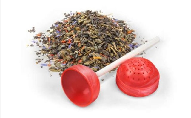 Bitki çaylarını lolilpop şeklindeki süzgeci ile demleyeceğiniz bu fincanı çok seveceksiniz!