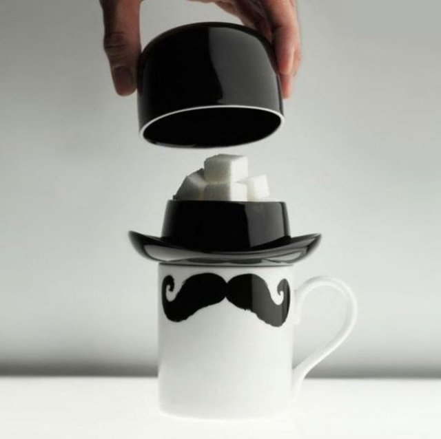 Bıyıkseverler için şekeri şapkasında saklı fincanları tavsiye ederiz