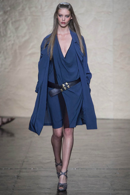 Oversized: Büyük beden, dökümlü.