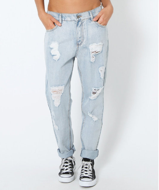 Baggy jean: Şalvar kesimli, salaş kot.