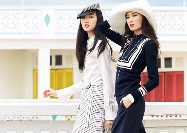 Nautical: Denizci temalı.