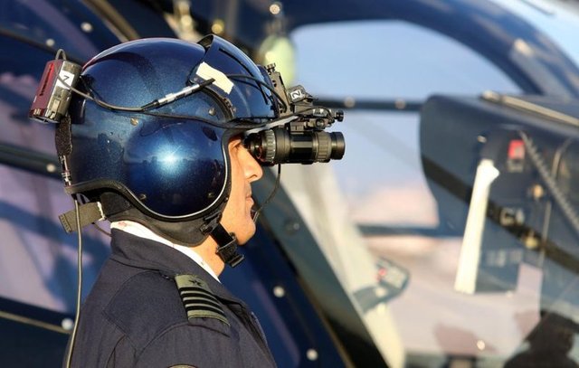 Türk Hava Kurumu'na bağlı Etimesgut Türkkuşu Eğitim Merkezi'nde, gece görüş dürbünü ile görev yapacak ilk ambulans helikopter pilotlarının tanıtımı yapıldı.