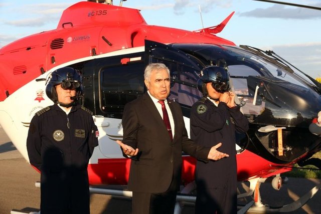 Pilot arkadaşlarımız gece görüş gözlükleri ve kasklarıyla birlikte gece de uçuş yapabilecek kabiliyete sahip olacaklar. Bu helikopterlerle hem ambulans hem de arama kurtarma hizmeti yapabileceğiz. -