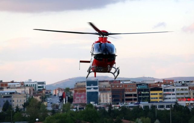 İnsanların yaşamlarını sadece gündüz değil gece de devam ettirdiğine dikkati çeken Yıldırım, kaza, doğum ve acil hasta vakalarında ambulansların Türkiye'nin çeşitli yerlerinde görev yapacağını söyledi.