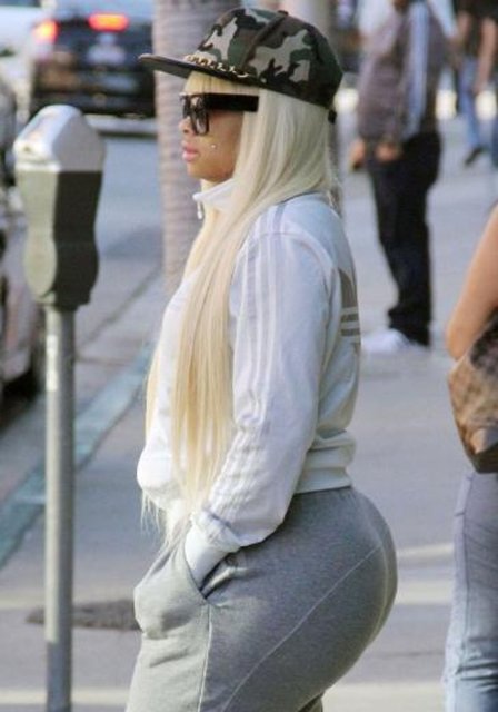 Blac Chyna'nın beli 68 cm, kalçaları ise 104 cm.  -