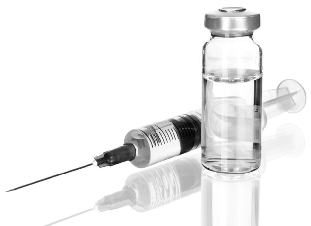 Çocukları için ne kadar önemli ve vazgeçilmez olduğunu biliyorlar ama iş kendilerine geldiğinde yetişkinler, gerek önyargıları gerekse bilgi eksikliğinden mesafeli duruyorlar aşılanmaya.