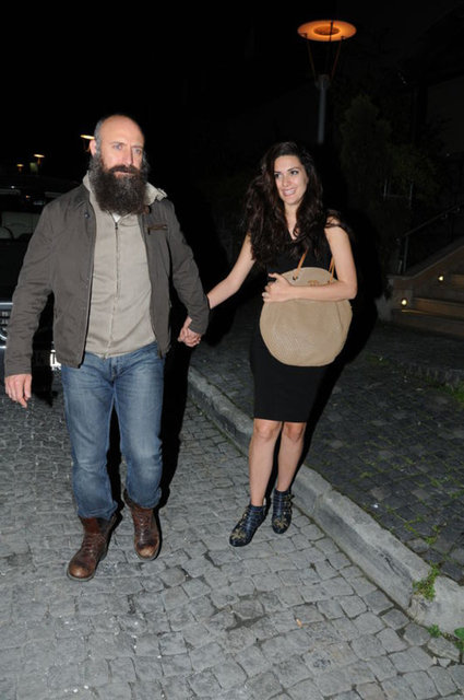 44'ü devirip 45 olduğunu söyleyen Ergenç, eşinin bu sürprizi karşısında çok şaşırdığını söyleyerek, "Bergüzar çok güzel bir sürpriz yapmış. Harika bir geceydi" dedi.