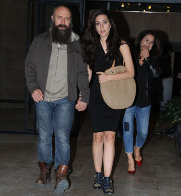 BERGÜZAR KOREL ŞARKI SÖYLEDİ - Başta Muhteşem Yüzyıl ekibi olmak üzere çok sayıda ünlü ismin katıldığı parti geç saatlere kadar sürdü.  -