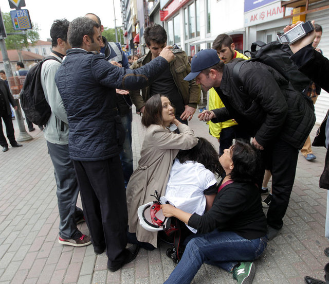 İstanbul'daki olaylı 1 Mayıs'ta CHP Milletvekili Şafak Pavey de gözaltına alınmak istendi.