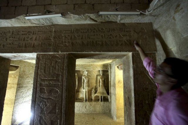 11. ve 12. hanedan krallarının (İ.Ö.2130-1756) piramitleri daha çok Dahşur, Havara ve el-Lahun'da bulunmuştur.Bu dönemden sonra, soylulara mezar olarak kullanılan piramitlerin yapımına son verildi.