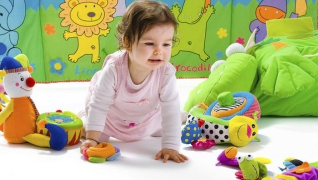 1. Oyuncaklarını, anne babanın ilgisini, kıyafetlerini, ailenin imkanlarını paylaşmak zorunda olmamaktır - Hepsi sadece senin içindir. Sıkılana kadar keyfini çıkarırsın.