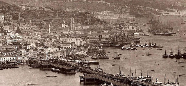 3. Galata Köprüsü inşa halinde (1875 - Guillaume Berggren)