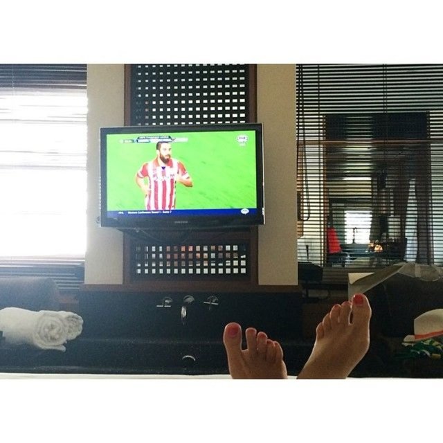 Cremaschi, Chelsea-Atletico Madrid maçını izlerken Arda 'nın ekranda gözüktüğü bir anın fotoğrafını çekip Instagram' da paylaştı.