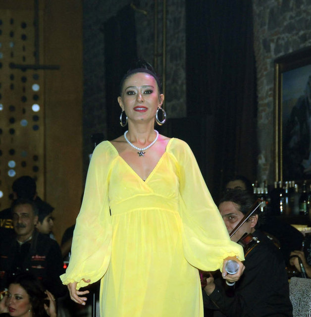 Şarkıcı Yıldız Tilbe de 1,58 cm.