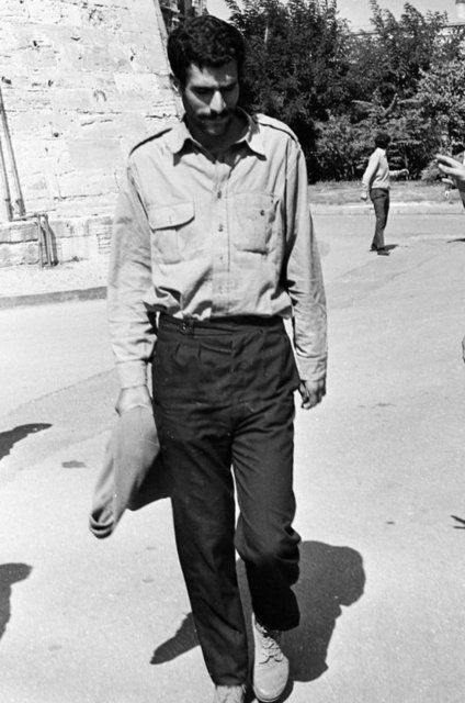 Bütün bu olaylardan sonra öğrenci hareketinin efsanevi lideri haline geldi. -