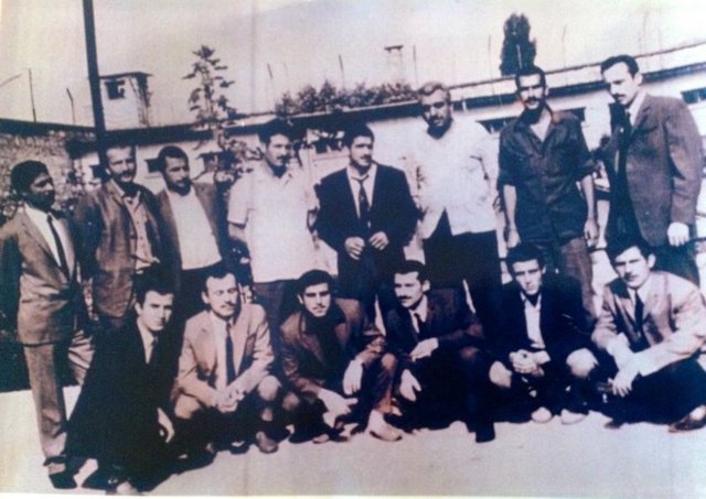 1965'ten sonra, Türkiye'de gelişen gençlik hareketinin en önemli önderlerinden ve Türkiye Halk Kurtuluş Ordusu (THKO)'nun kurucu ve yöneticilerinden Deniz Gezmiş, 1965'te Türkiye İşçi Partisi (TİP)'nin Üsküdar ilçe başkanlığına üye oldu.  -