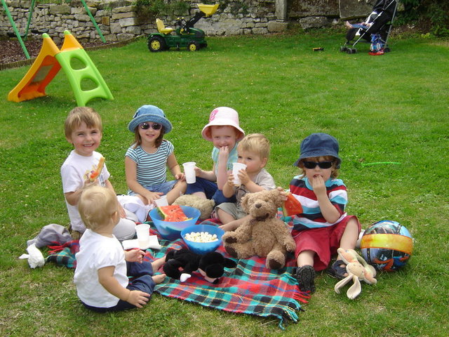 Prof. Dr. Kocagöz bu evrede de teşhis edilip uygun tedavi verilmezse Evre 3 (kronik Lyme hastalığı) gelişebildiğini belirterek...