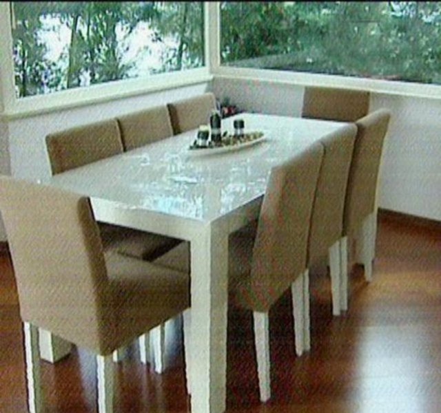 Evde görülen tüm tasarımlar Ömür Gedik'e ait...