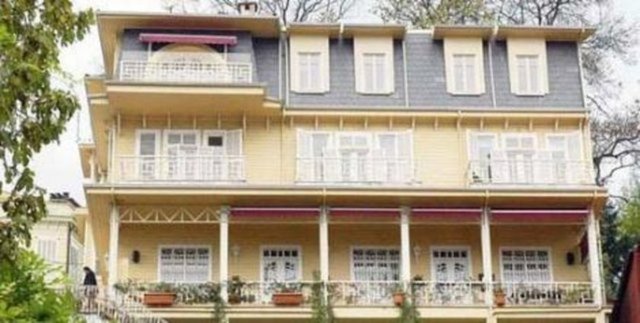 Avşar'ın evliyken oturduğu ve sonradan satışa çıkardığı Sarıyer'deki konağı.