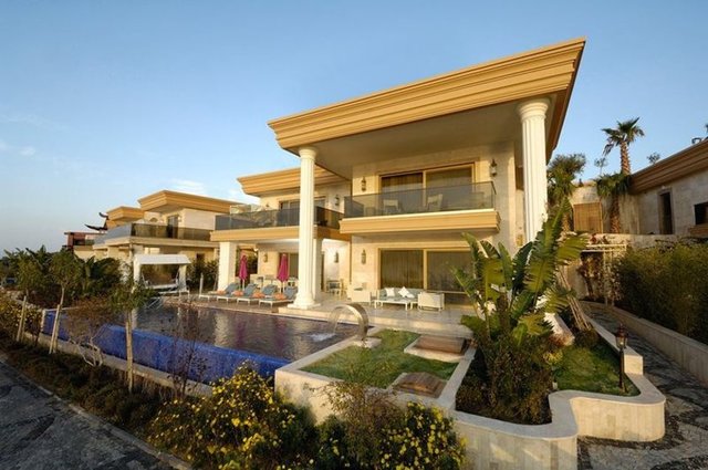 Yok artık daha neler! 50 liraya lahmacun, 70 liraya çorbanın satıldığı Bodrum'dan bu kez akıllara durgunluk verecek bir pahalılık haberi geldi.