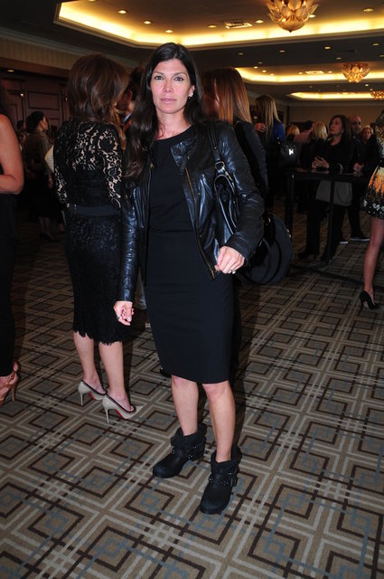 ZEYNEP ÜSTÜNEL