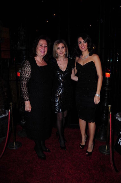 MONİK İPEKEL