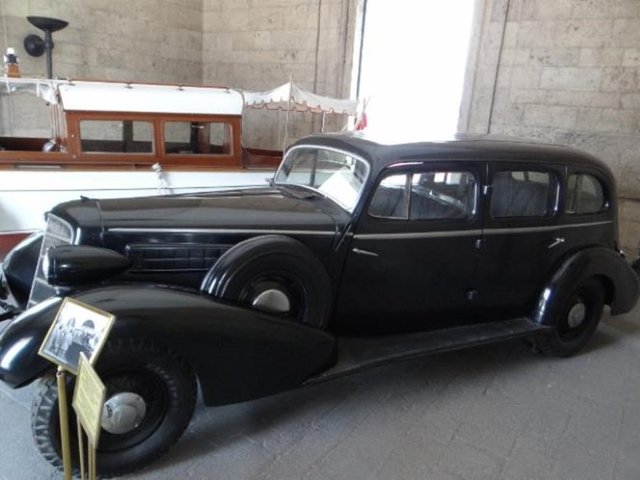 12 silindirli Cadillac, döneminin en popüler otomobillerinden biriydi...