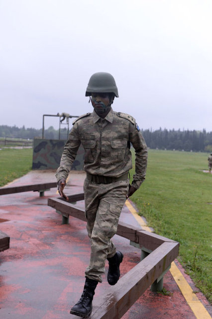 Piyade Okulu'nda her yıl 10 bine yakın subay, astsubay ve diğer askeri personele, taktik tekerlekli zırhlı araç, zırhlı muharebe aracı eğitimlerinin yanı sıra muharebe...