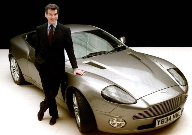 Aston Martin Vanquish: En ünlü kullanıcısı, Pierce Brosnan