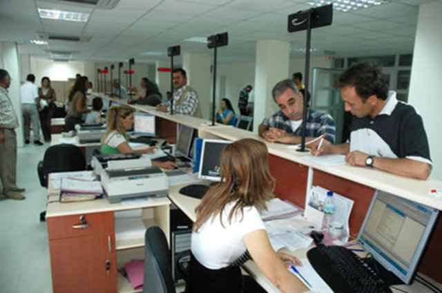 Milyonlarca çalışan ve iş arayanı yakından ilgilendiren sosyal güvenlik paketi tamamlandı. Taşeron işçiler, kamu çalışanları ve anneleri neler bekliyor? Düzenleme kamuda çalışmak isteyenleri de etkiliyor...  - HAYATIMIZDA NELER DEĞİŞECEK?