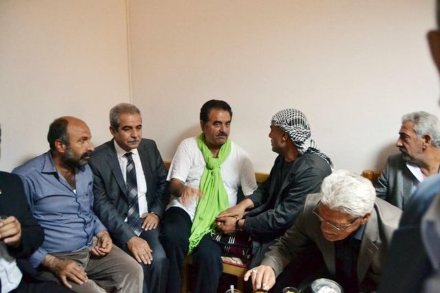 Şanlıurfa'da, geçen pazar serinlemek için DSİ'ye ait sulama kanalına giren türkücü İbrahim Tatlıses'in yeğeni Yusuf Tatlı, boğularak hayatını kaybetti. -