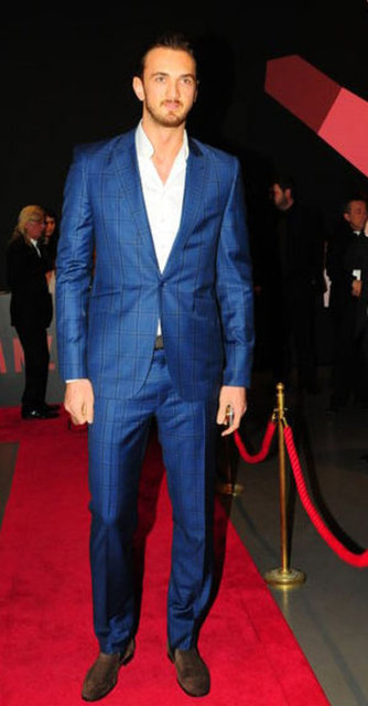 Tatlıtuğ'la ilişkisi bittikten sonra İstanbul'dan ayrılmayan Eugene, Anadolu Efes'in yıldızı milli basketbolcu Semih Erden'le - aşk yaşamaya başladı.