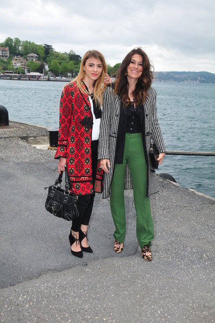 BUKET TARHAN, ESRA CİVELEK